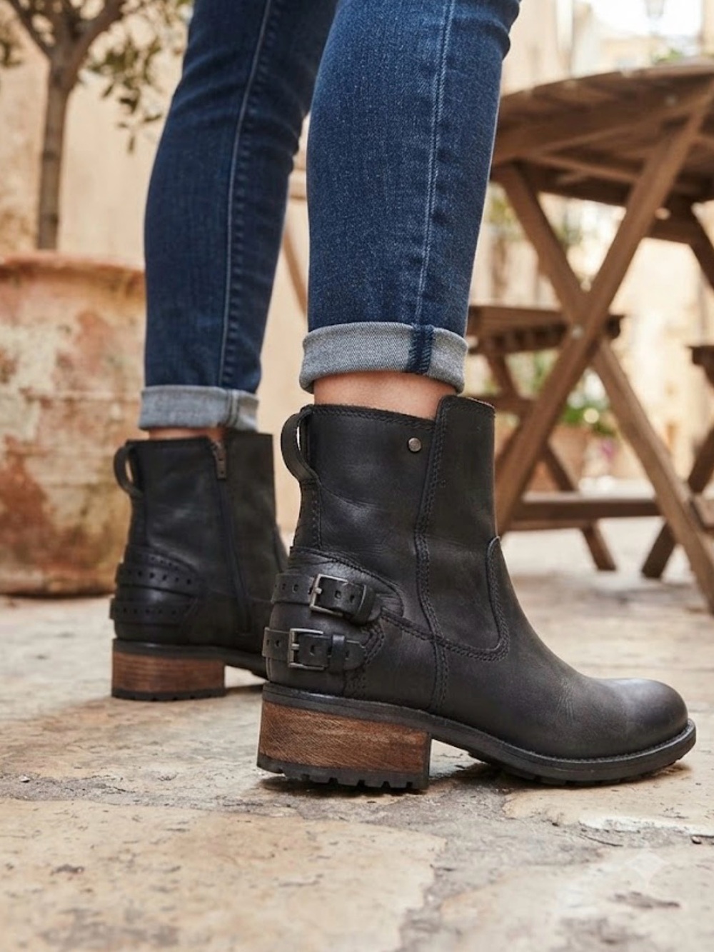 UGG Australia Orion Black Leather Ankle Boots